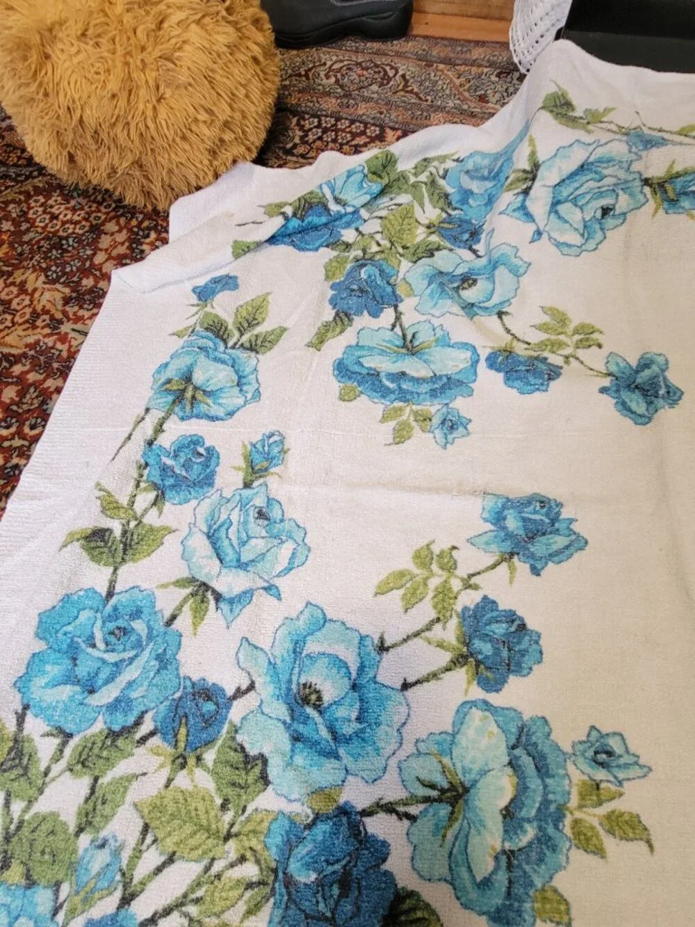 Vintage 70's Blue Roses Bath Towel